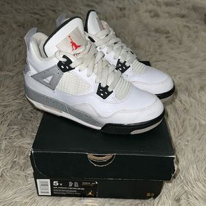 Retro Jordan Cement 4s
